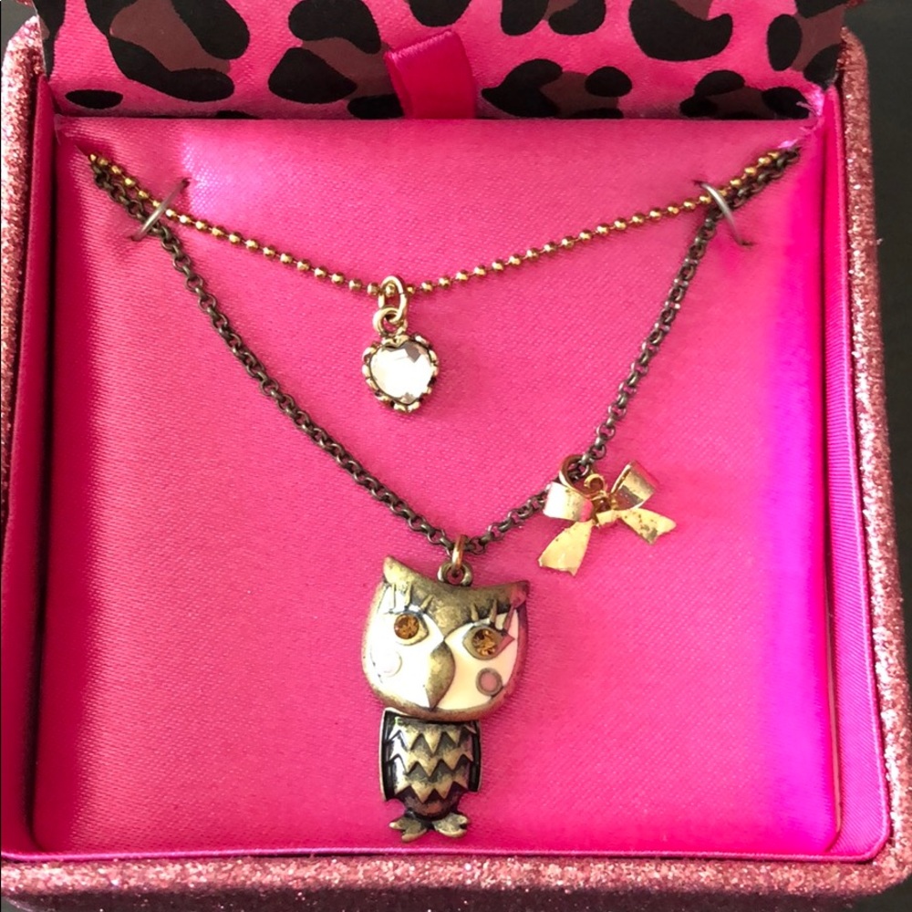 ✨ NWT Betsey Johnson owl necklace